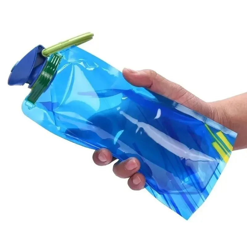 700ml Foldable Water Bottles Flexible Reusable Travel&Camping Water Bottle Water Pouch Soft Flask Water Bag With Carabiner Clip