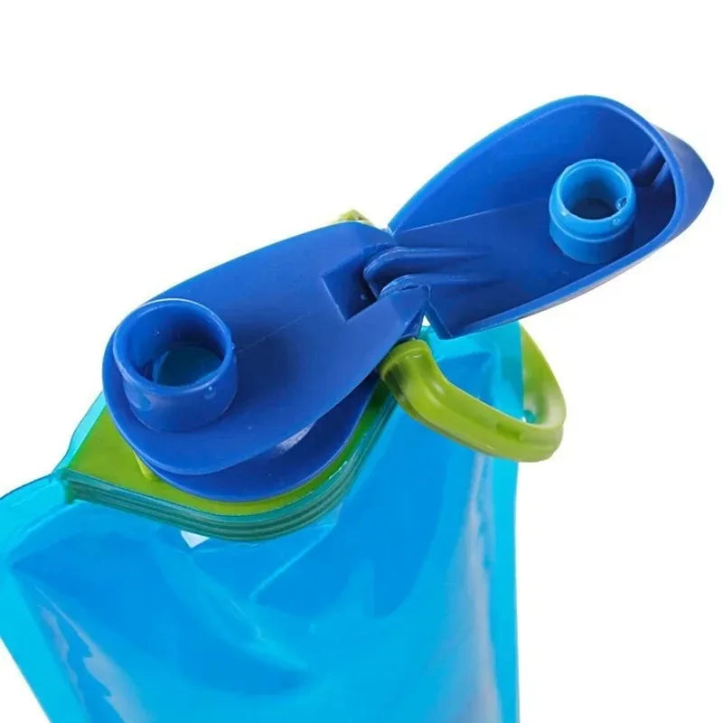 700ml Foldable Water Bottles Flexible Reusable Travel&Camping Water Bottle Water Pouch Soft Flask Water Bag With Carabiner Clip